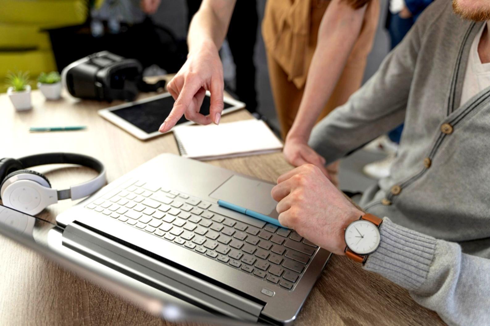 Praktische Anwendung von Finanzwissen im Alltag